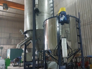 Tại sao nên sử dụng bồn quạt hút nguyên liệu nhựa trong sản xuất nhựa?