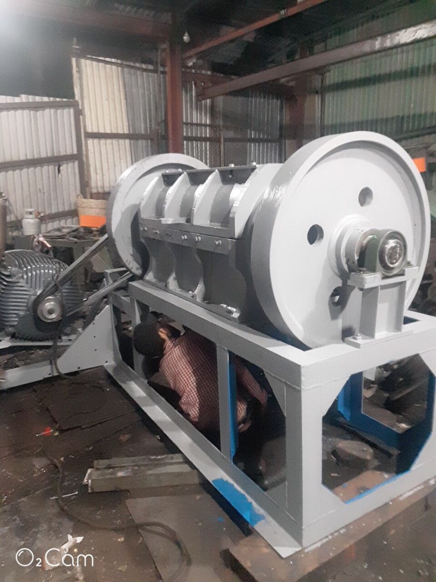 máy băm nhựa 1m