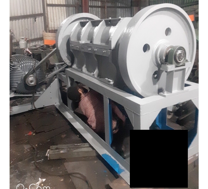 Máy băm nhựa 1 mét